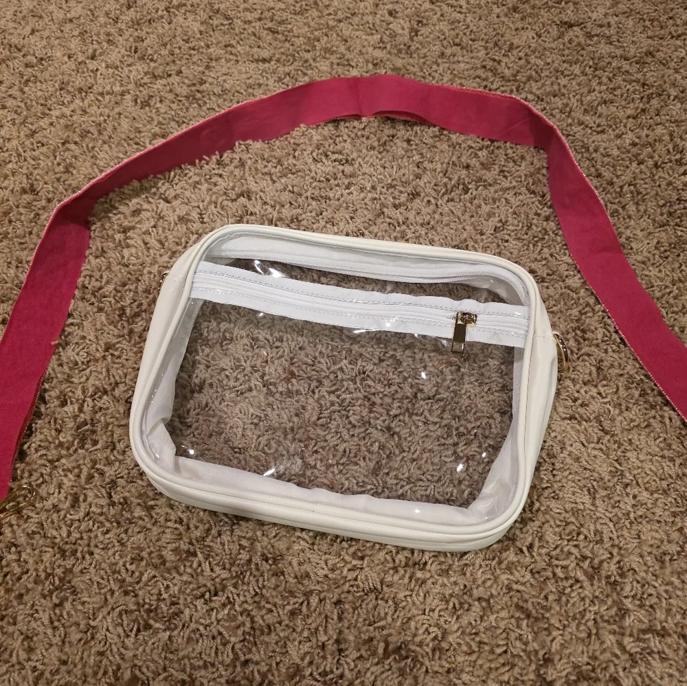 NWT Stadium Clear Crossbody Bag. Comes with 3 interchangeable straps. - Picture 4 of 7